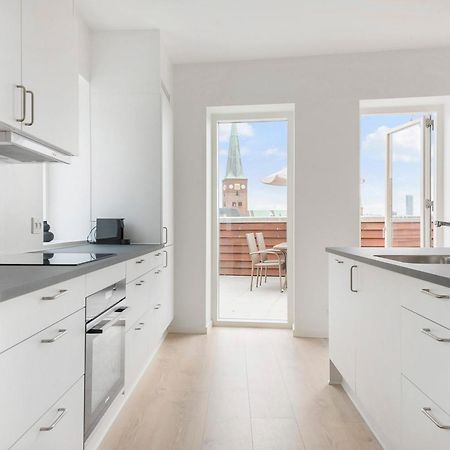 Grand Penthouse Suite With Private Rooftop Terrace Arhus Bagian luar foto