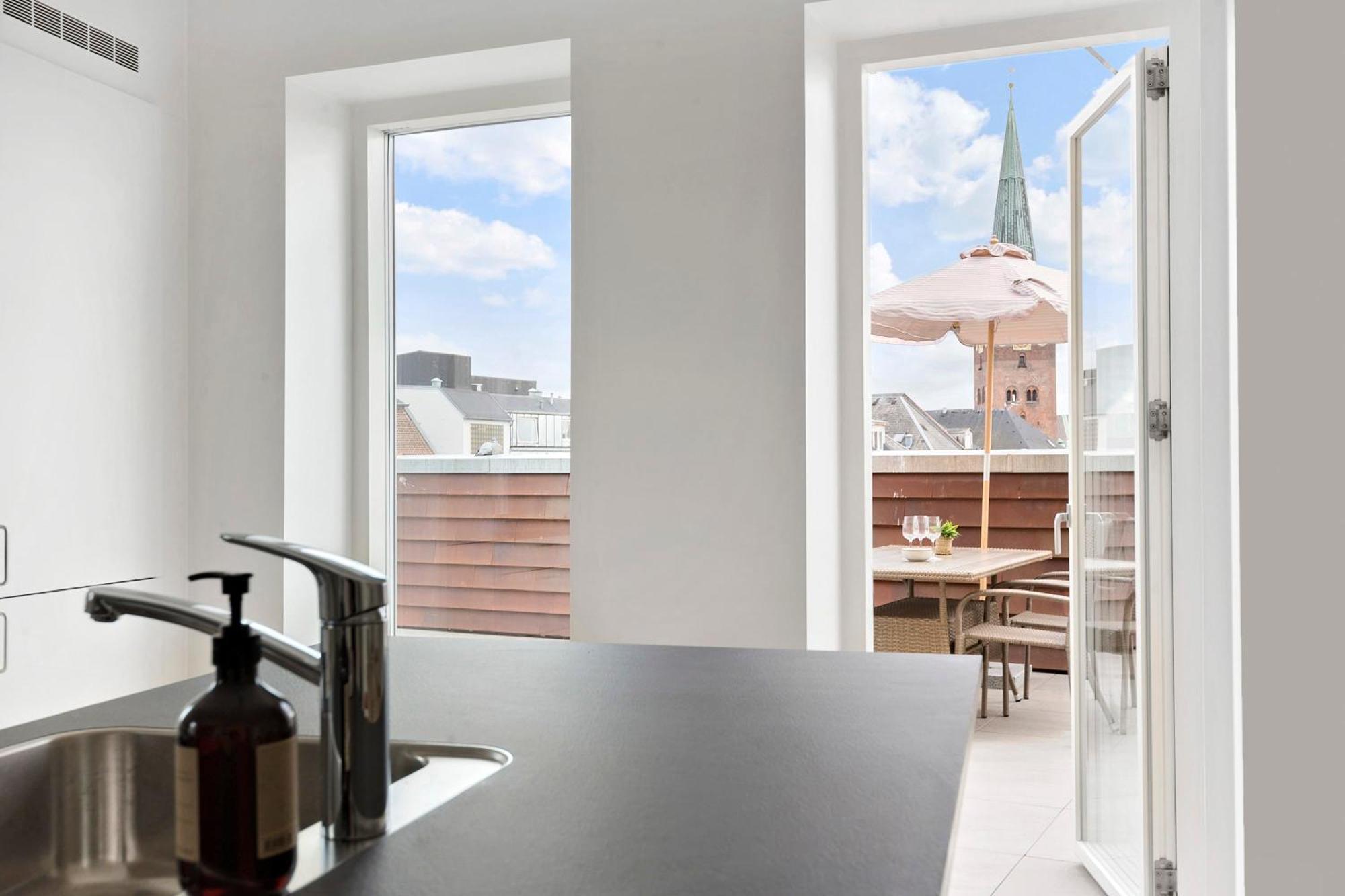 Grand Penthouse Suite With Private Rooftop Terrace Arhus Bagian luar foto