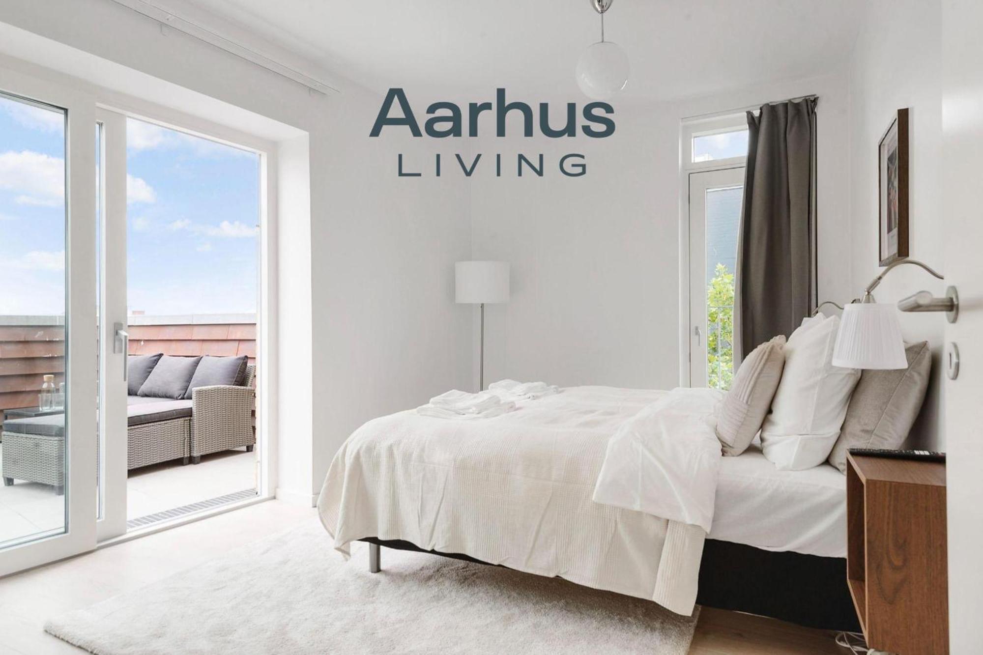 Grand Penthouse Suite With Private Rooftop Terrace Arhus Bagian luar foto